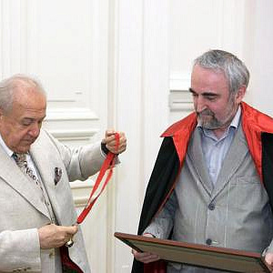 К 75-летию почетного члена РАХ Хаджи-Мурада Абдулмеджадовича Алиханова