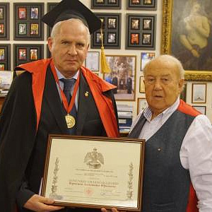 К 60-летию почетного члена РАХ Александра Юрьевича Воронина