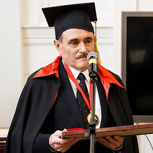 К юбилею почетного члена РАХ Владимира Фоменко