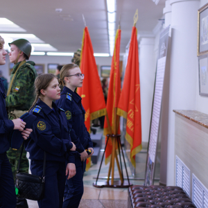 Выставка живописи Василия Кураксы «Герои Отечества» в Костроме. Фоторепортаж: Игорь Сергеевич Садовников.