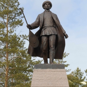 Азат Баярлин. Памятник Естаю Беркимбаеву