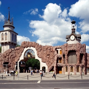 Монументально-художественное оформление Москвоского зоопарка под руководством З.К. Церетели
