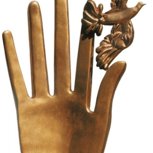 И.А. Бурганов. Рука счастья. 2001. Бронза. Собственность автора