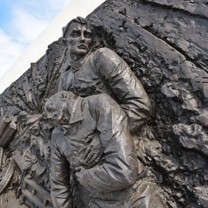 22.04.2021. В Севастополе открыт памятник, посвященный окончанию Гражданской войны на юге России, авторства академика РАХ А.Н.Ковальчука