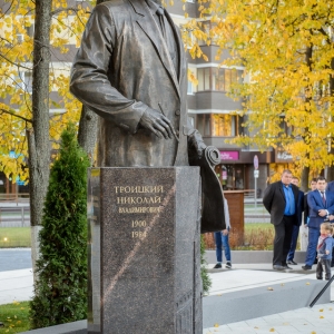 Памятник архитектору Николаю Троицкому созданный членами РАХ открыт в Воронеже.