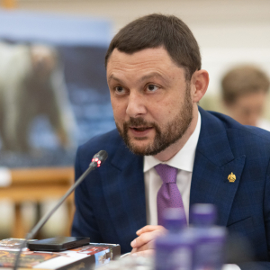 Вручение регалий почётных членов РАХ 30 мая 2025 года и фотовыставка «Природа без границ» Фукуда Тосидзи в Российской академии художеств. Фото: Виктор Берёзкин, пресс-служба РАХ