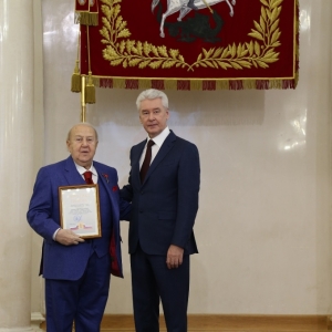 Президент Российской академии художеств З.К.Церетели награжден Почетной грамотой Правительства Москвы