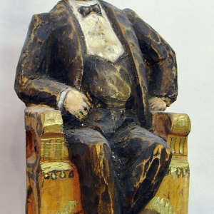 Т. В.Бусырева. Портрет С.И.Мамонтова. 1990-е гг. дерево,  43х24х23.  Собственность автора. Фото Вячеслава Полякова