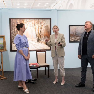 Академик РАХ В. С. Бубела-Маслова передала свою картину в дар Калининградскому музею 