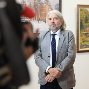 Официальное открытие девятой межрегиональной академической выставки «Красные ворота / Против течения» в МВК РАХ. Фото: Виктор Берёзкин, пресс-служба РАХ