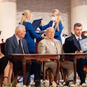 Президент РАХ З.К.Церетели награжден медалью Российского фонда мира