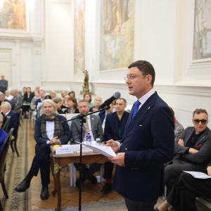 На заседании Президиума РАХ 13 октября 2026 года. Фото: Виктор Берёзкин, пресс-служба РАХ