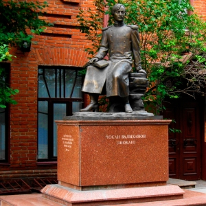 Азат Баярлин. Памятник Чокану Валиханову в Омске