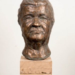 Л.Н. Матюшин. Портрет матери. 1982. Бронза. Государственная Третьяковская галерея.