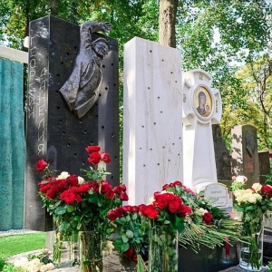25.08.2021. В Москве открыт памятник выдающемуся режиссеру Г. Данелии работы академика РАХ Г.Франгуляна