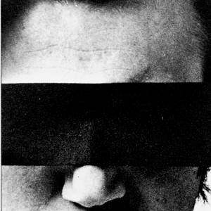 Петер Вайбель (1944-2023).Автопортрет в образе незнакомца. 1967. Бумага, фотопечать