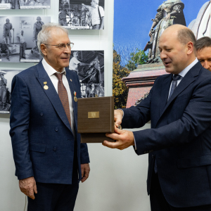 Юбилейная выставка «Время, люди, скульптура» Сергея Олешни в Ростове-на-Дону. Фото: Артур Оганесян