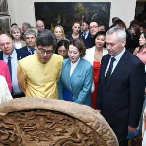 Открытие выставки «В стране Изумрудного Будды» в Новосибирске. Фото: пресс-служба Новосибирского государственного художественного музея