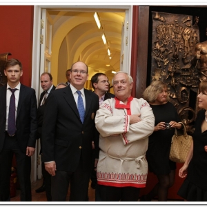 06.10.2013. Посещение князем Монако Альбером II выставки произведений М.Морнара в Галерее искусств Зураба Церетели. Фото С.Шагулашвили 