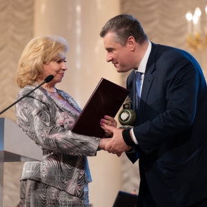 Президент РАХ З.К.Церетели награжден медалью Российского фонда мира