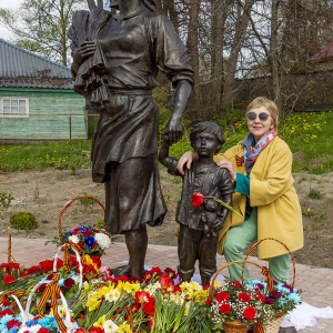 9  мая 2023 года. Открытие в Мышкине памятника, посвященного женщинам - труженицам тыла в годы Великой Отечественной войны 1941-1945 годов.