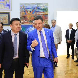Президент РАХ В.З. Церетели провёл встречу с делегацией Национального художественного музея Китая. Фото Виктора Берёзкина, пресс-служба РАХ.