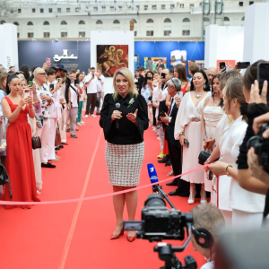 XV фестиваль современного искусства «Традиции и современность» в Гостином дворе. Фото: Виктор Берёзкин, пресс-служба РАХ
