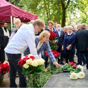 25.08.2021. В Москве открыт памятник выдающемуся режиссеру Г. Данелии работы академика РАХ Г.Франгуляна