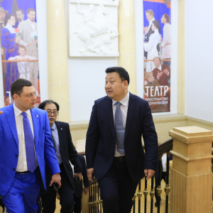Президент РАХ В.З. Церетели провёл встречу с делегацией Национального художественного музея Китая. Фото Виктора Берёзкина, пресс-служба РАХ.