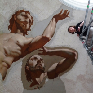 Олег Супереко в процессе росписи парусов и купола Кафедрального собора св. Николая в городе Ното на Сицилии