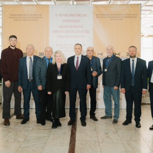 V конференция «Мифологические измерения современного изобразительного искусства Большого Кавказа и юга России» в Нальчике. Фото: пресс-служба Дворца творчества детей и молодежи Министерства просвещения КБР.