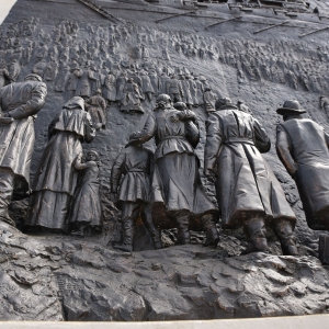 22.04.2021. В Севастополе открыт памятник, посвященный окончанию Гражданской войны на юге России, авторства академика РАХ А.Н.Ковальчука