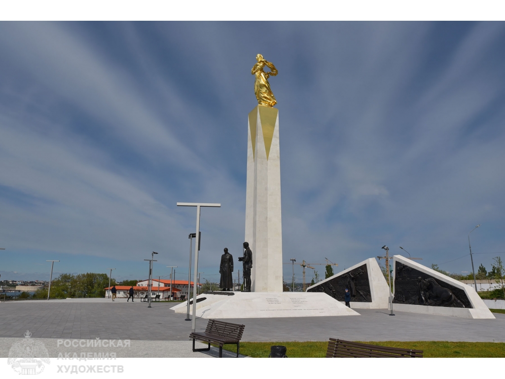 В Севастополе открыт памятник, посвященный окончанию Гражданской войны на  юге России, авторства академика РАХ А.Н.Ковальчука