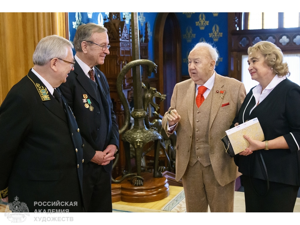 Гашение почтовой марки к 75-летию Ялтинской конференции с изображением  скульптуры «Большая тройка» работы З.К.Церетели в МИД